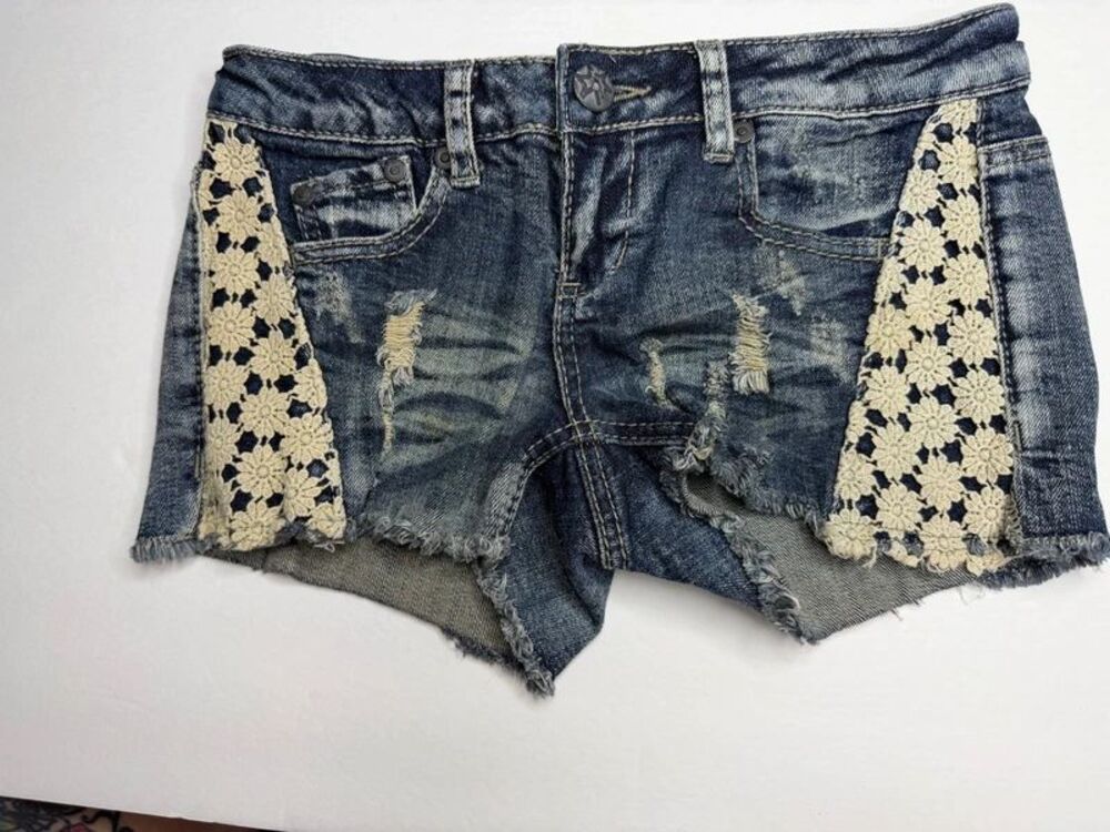 Vanilla Star Crochet Detail Denim Shorts – Size 1 Y2K